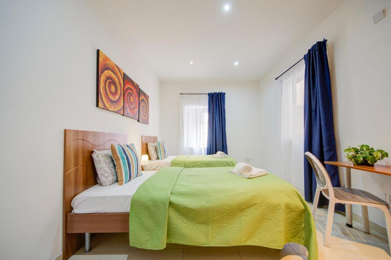 St Julians 2 Bedroom With Commanding Seaviews By Shortletsmalta * San Julián