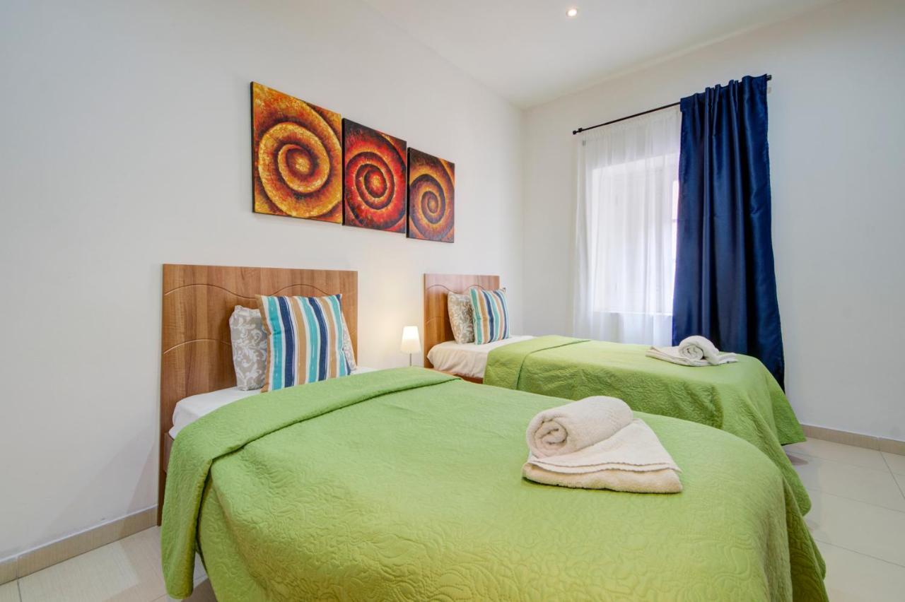 Apartamento St Julians 2 Bedroom With Commanding Seaviews By Shortletsmalta *