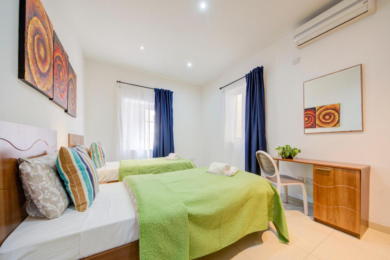 Apartamento St Julians 2 Bedroom With Commanding Seaviews By Shortletsmalta *