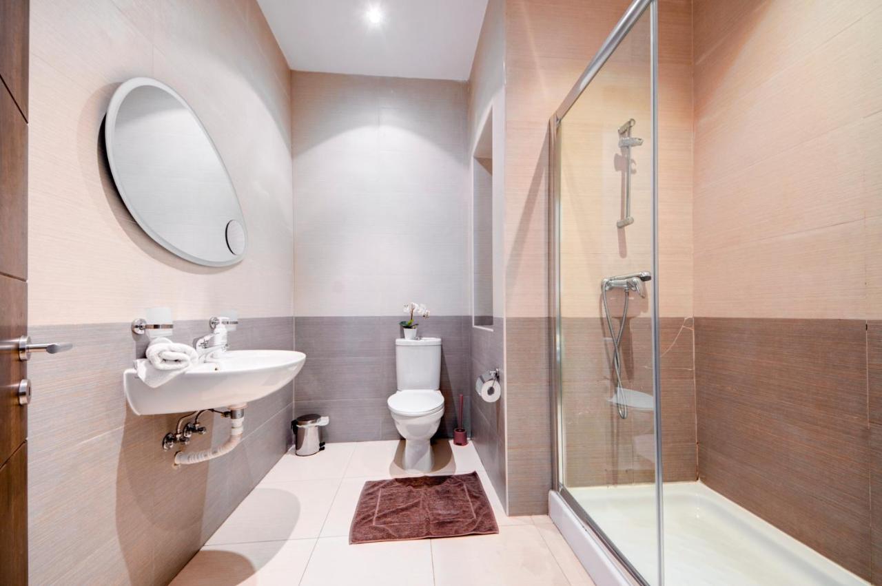 St Julians 2 Bedroom With Commanding Seaviews By Shortletsmalta * San Julián