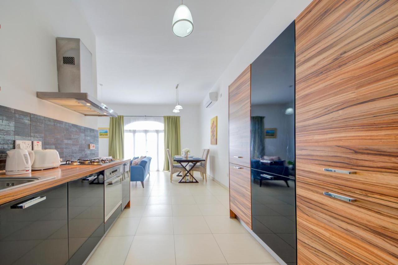 St Julians 2 Bedroom With Commanding Seaviews By Shortletsmalta * San Ġiljan